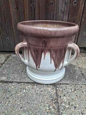 Prachtige grote aardewerk pot uit Frankrijk 32 cm hoog beschikbaar voor biedingen