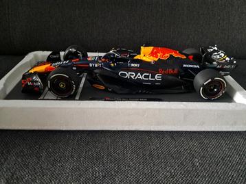 Minichamps 1:18 RB20  M.Verstappen World Champion 2024 beschikbaar voor biedingen