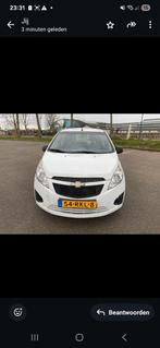 Chevrolet Spark 1.0     2011 Wit nieuwe APK, Auto's, Voorwielaandrijving, 839 kg, Stof, 4 cilinders