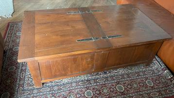 dekenkist/ salontafel beschikbaar voor biedingen