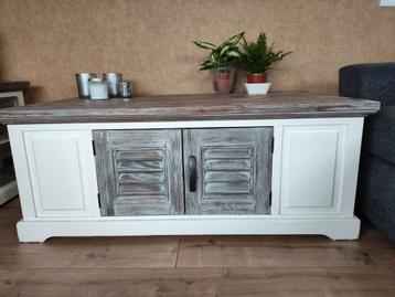 Mooie salontafel maar Veel te groot voor mijn Chalet  beschikbaar voor biedingen