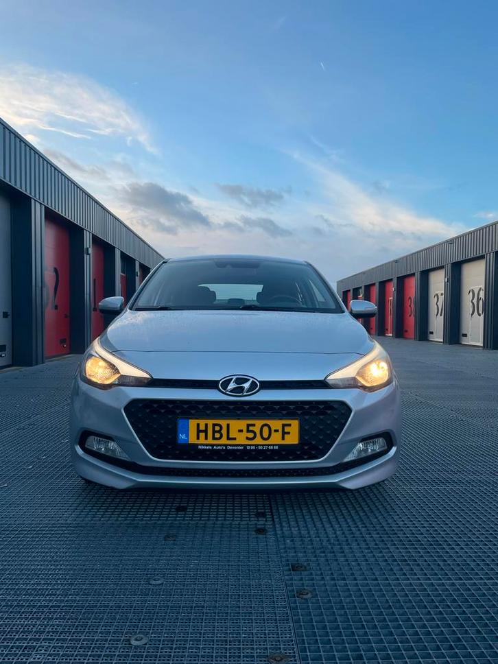 Hyundai i20 1.4 I 5-DRS 2015 Grijs, Auto's, Hyundai, Particulier, i20, ABS, Airbags, Airconditioning, Android Auto, Bluetooth