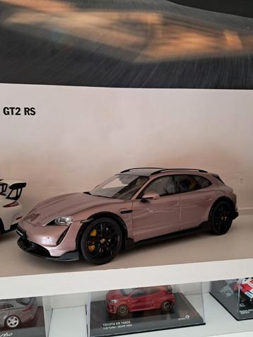 GT SPIRIT 1:18 Porsche Taycan Turbo S Cross Turismo beschikbaar voor biedingen