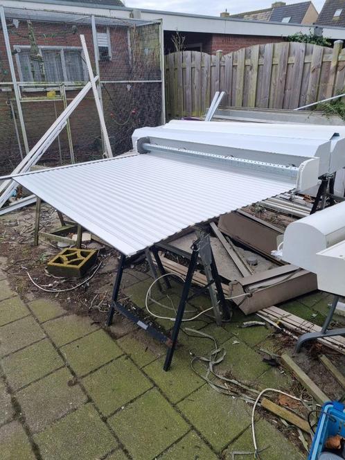 ZO GOED ALS NIEUWE WITTE ROLLUIKEN HANDMATIG EN ELEKTRISCH, Doe-het-zelf en Verbouw, Rolluiken, Zo goed als nieuw, 150 tot 200 cm