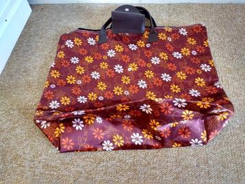 Grote, nieuwe shopper, grote tas met rits bloemmotief beschikbaar voor biedingen
