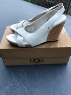 Uggs nubuck grijze sleehakken mt 38, UGG, Verzenden, Zo goed als nieuw, Schoenen met hoge hakken