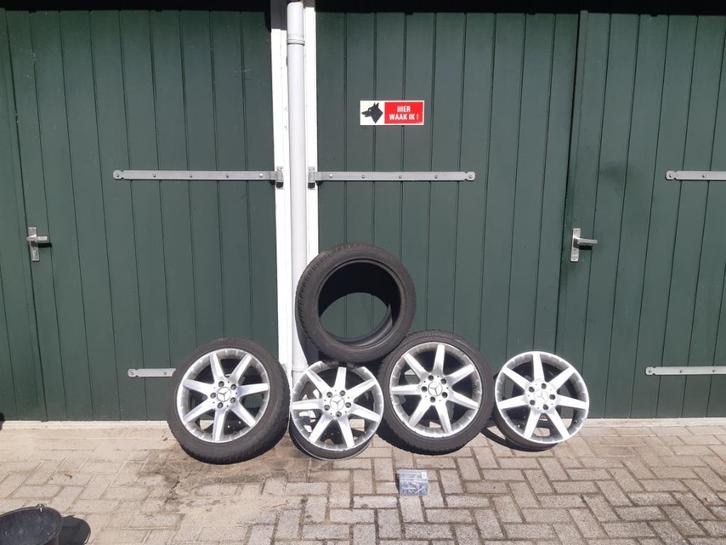 Originele Mercedes W203 zilverkleurige velgen 17 inch, Auto-onderdelen, Banden en Velgen, Velg(en), Winterbanden, 17 inch, 225 mm