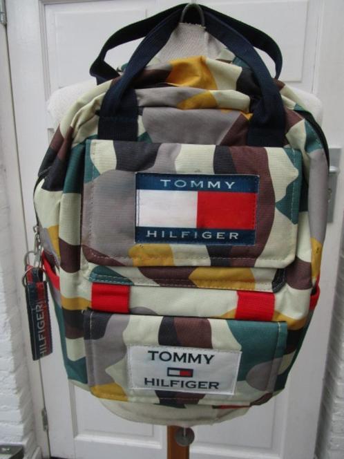 Stevige Tommy Hilfiger rugzak, Sieraden, Tassen en Uiterlijk, Tassen | Rugtassen, Zo goed als nieuw, Overige merken, Trekking