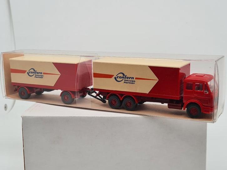 Vrachtwagen Mercedes Conferm Verhuizingen - Wiking 1/87, Hobby en Vrije tijd, Modelauto's | 1:87, Zo goed als nieuw, Bus of Vrachtwagen