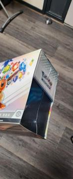 Prismatic Evolutions Etb Case, Ophalen of Verzenden, Zo goed als nieuw, Boosterbox, Foil