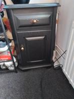 Zwart nachtkastje, Huis en Inrichting, Gebruikt, Minder dan 45 cm, Hout, 55 tot 70 cm