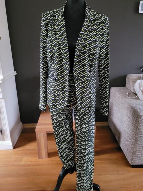 AIME pak kostuum leuke frisse lente lime print maat M zgan, Kleding | Dames, Jasjes, Kostuums en Pakken, Zo goed als nieuw, Kostuum of Pak