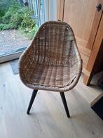 Mooie rotan stoel met zwarte poten, Huis en Inrichting, Ophalen, Bruin, Riet of Rotan, Zo goed als nieuw