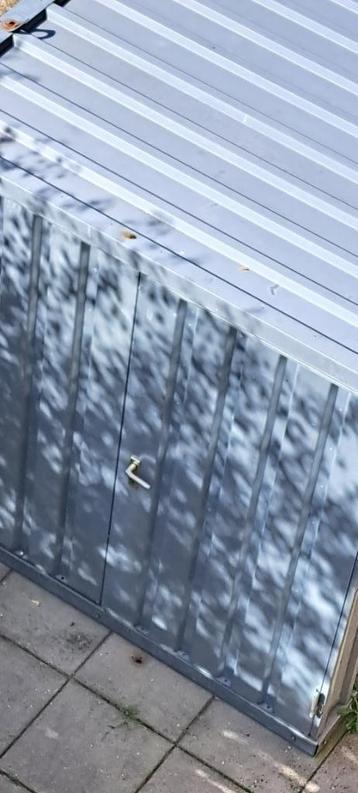 tuinhuisje staal beschikbaar voor biedingen