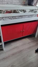 Rode metalen ikea kast., Huis en Inrichting, Kasten | Lockerkasten, Ophalen of Verzenden, Zo goed als nieuw