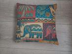 sierkussen met olifanten, Huis en Inrichting, Woonaccessoires | Kussens, Ophalen of Verzenden, Gebruikt, Overige kleuren, Vierkant