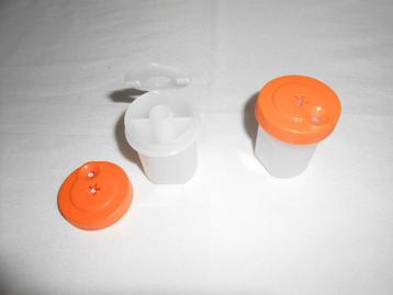 Tupperware ruimtespaarder peper/zout met oranje strooideksel beschikbaar voor biedingen