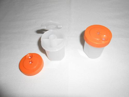 Tupperware ruimtespaarder peper/zout met oranje strooideksel, Huis en Inrichting, Keuken | Tupperware, Nieuw, Overige typen, Oranje