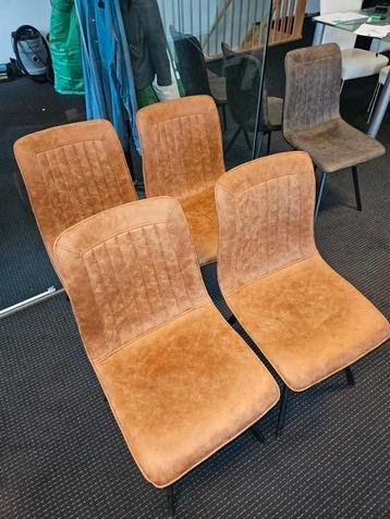 4x eetkamerstoel Boxer stof soft cognac showroommodel beschikbaar voor biedingen