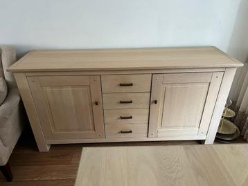 Volledige meubels beschikbaar voor biedingen