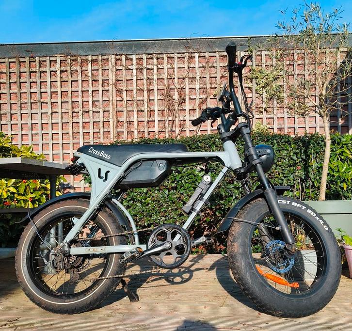 Fatbike Crossboss V14 van 2 jaar oud, Fietsen en Brommers, Elektrische fietsen, Gebruikt, Overige merken, 55 tot 59 cm, 30 tot 50 km per accu