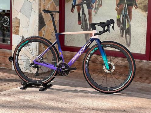 Megamo Silk Buff Megamo team edition maat M, Fietsen en Brommers, Fietsen | Racefietsen, Nieuw, Overige merken, Carbon, Ophalen