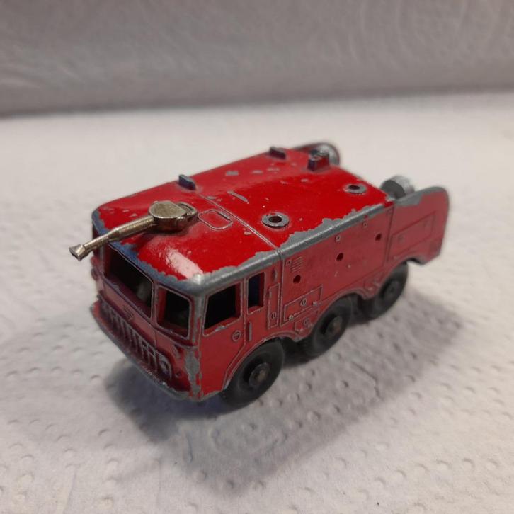 Matchbox Airport crash tender., Hobby en Vrije tijd, Modelauto's | Overige schalen, Gebruikt, Auto, Ophalen of Verzenden