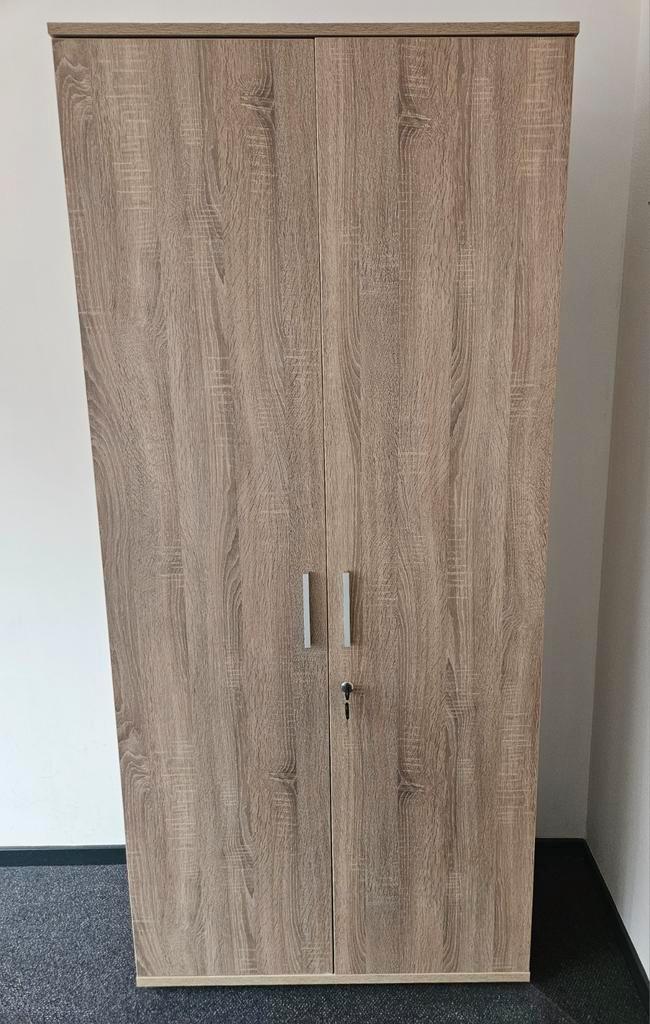 Mooie moderne eikenhouten kast met slot, Huis en Inrichting, Kasten | Overige, Zo goed als nieuw, Ophalen