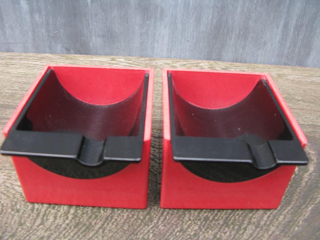 2X ASBAK "PIN" PLASTIC INTERNATIONAL ITALY DESIGN, Ophalen of Verzenden