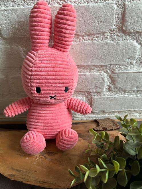 Nijntje corduroy  rosé  25 cm, Kinderen en Baby's, Speelgoed | Knuffels en Pluche, Zo goed als nieuw, Konijn, Ophalen of Verzenden