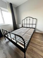 Complete set: Ikea Sagstua 140x200 bed & Hemnes nachtkastje, Ophalen, Zwart, Tweepersoons, 140 cm