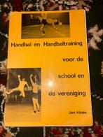 Handbal en Handbaltraining - Jan Kloen, Boeken, Ophalen of Verzenden, Gelezen, Balsport