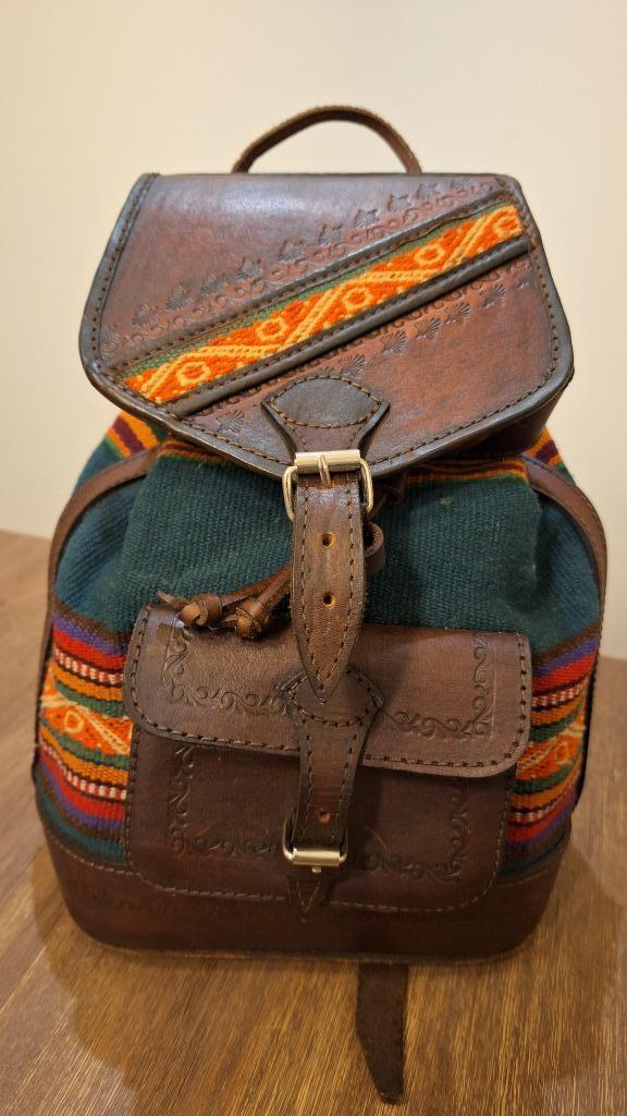 Rugzak van bewerkt leer en stof - vintage, Sieraden, Tassen en Uiterlijk, Tassen | Rugtassen, Zo goed als nieuw, Overige merken