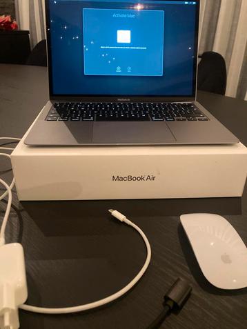 Te koop bijna nieuwe macbook air 2020 beschikbaar voor biedingen