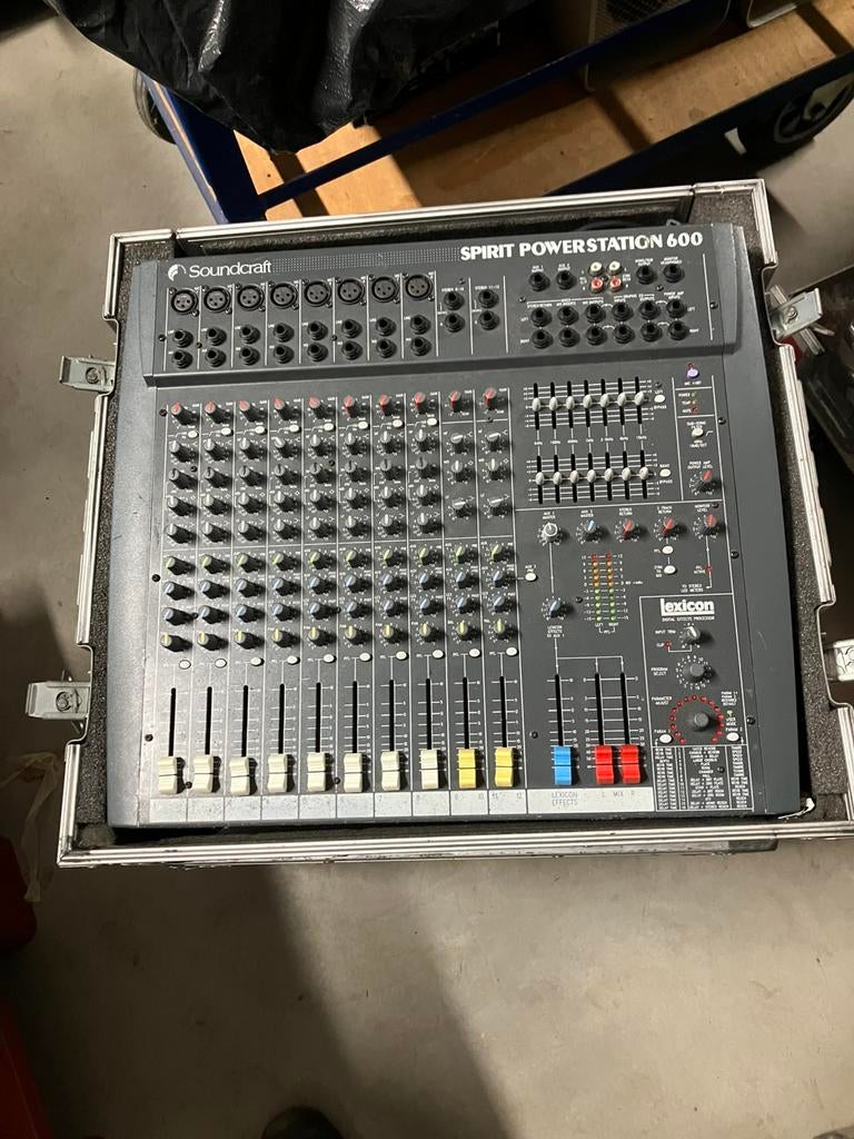 Soundcraft powerstation 600, Muziek en Instrumenten, Mengpanelen, Gebruikt, 10 tot 20 kanalen, Microfooningang, Ophalen