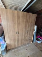 Gratis 3-deurs kast - Roosendaal, Huis en Inrichting, Ophalen, Gebruikt, 150 tot 200 cm, Modern