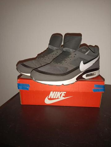 Nike air max classics  beschikbaar voor biedingen