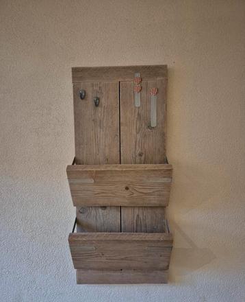 Steigerhouten wandrek. beschikbaar voor biedingen
