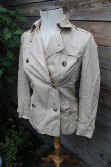 Jasje beige Massimo Dutti mt XS ( Valt groter) OPRUIMIN Vast beschikbaar voor biedingen