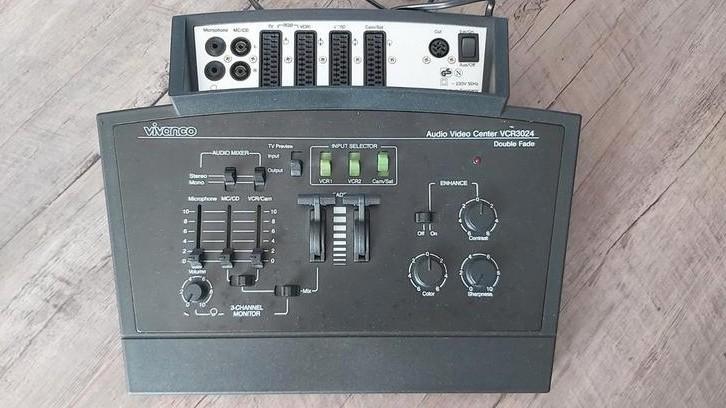 Vivanco vcr 3024 analoge audio/video mixer met alle kabels, Audio, Tv en Foto, Professionele Audio-, Tv- en Video-apparatuur, Gebruikt