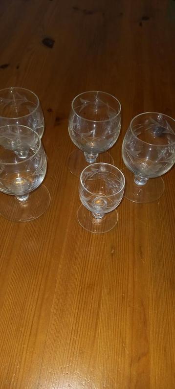 Wijnglazen. beschikbaar voor biedingen