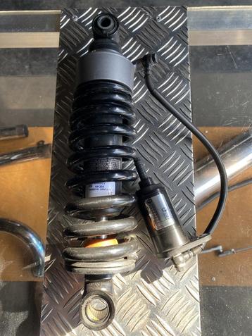 Softtail  m8 achterveer instelbaar beschikbaar voor biedingen