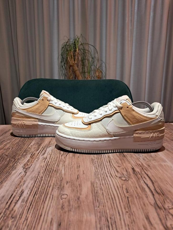 Nike Air Force 1 Shadow 'Spruce Aura' Size 38, Kleding | Dames, Schoenen, Gedragen, Sneakers of Gympen, Beige, Ophalen of Verzenden