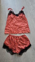Sexy Pyjama Rood met Witte stippen en Zwart Kant Maat L, Ophalen of Verzenden, Zo goed als nieuw, Maat 42/44 (L)