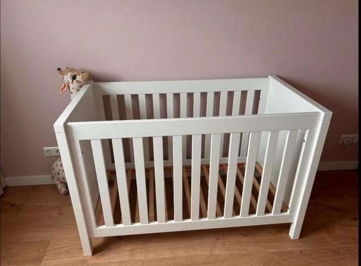 Ledikant met Aerosleep matras, Kinderen en Baby's, Babywiegjes en Ledikanten, Zo goed als nieuw, Ledikant, Ophalen