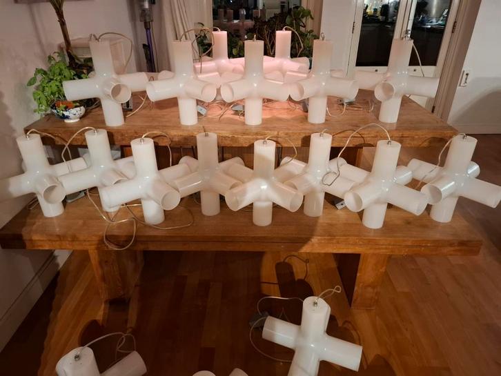 25x Crosslight hanglamp Merk Dark kunststof wit €70 per stuk, Huis en Inrichting, Lampen | Hanglampen, Gebruikt, Minder dan 50 cm