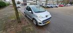 Peugeot 107 1.0 12V E-vti 68PK 3DR 2011 Grijs, Origineel Nederlands, Te koop, Zilver of Grijs, Benzine