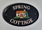 Gietijzeren naambordje/ huisnummer  Spring cottage, Antiek en Kunst, Curiosa en Brocante, Ophalen of Verzenden