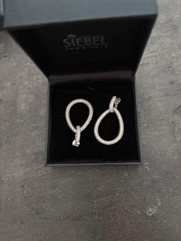 Siebel Juweliers Oorbellen met Strass beschikbaar voor biedingen