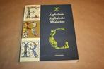 Dikke pil - Alphabets Alphabete [typografie] !!, Ophalen of Verzenden, Zo goed als nieuw, Schilder- en Tekenkunst